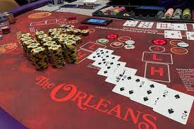 Reviewing the 100 Jackpot Casino Poker Chip Set